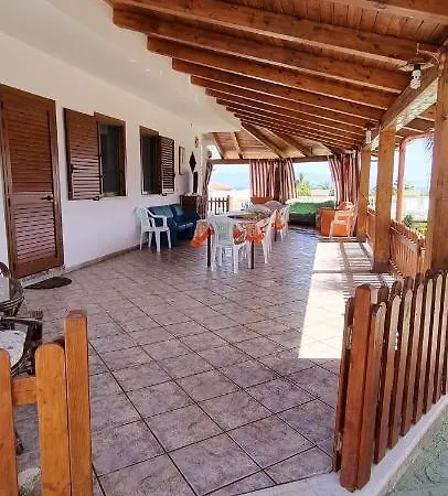 Maria Con Piscina E Giardino Privato בית נופש *